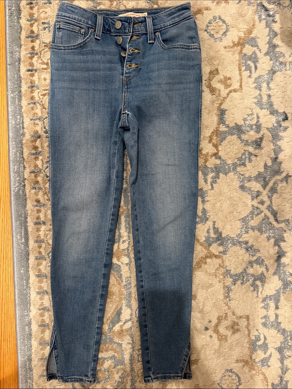 Women's Levi’s Mid Wash Blue Button-Fly Skinny Jeans